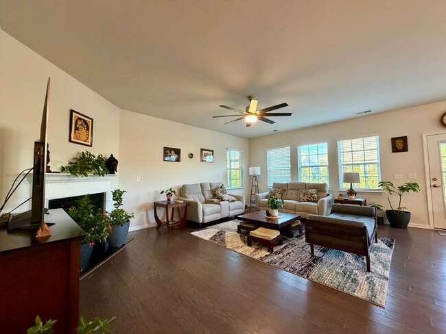 Building Photo - 2334 Abundance Ln