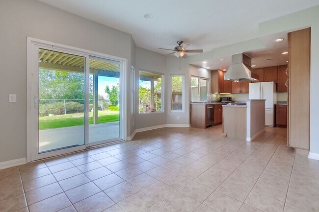 Building Photo - **Available Now*** Encinitas,  4 bedroom, 2.5 bathroom with 2 car garage***