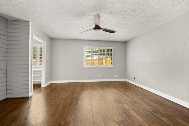 Building Photo - 22722 Braken Carter Ln