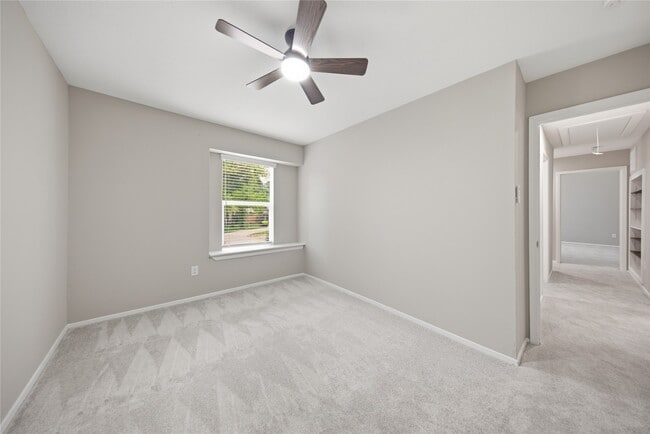 Building Photo - 21 Oldstream Ct