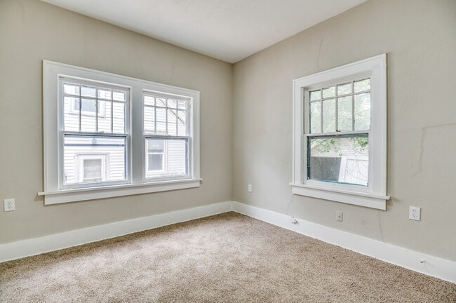 Building Photo - 309 Chautauqua