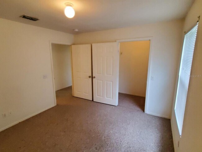 Building Photo - 5903 Willow Ridge Dr