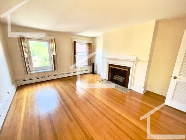 Building Photo - 1716 Beacon St