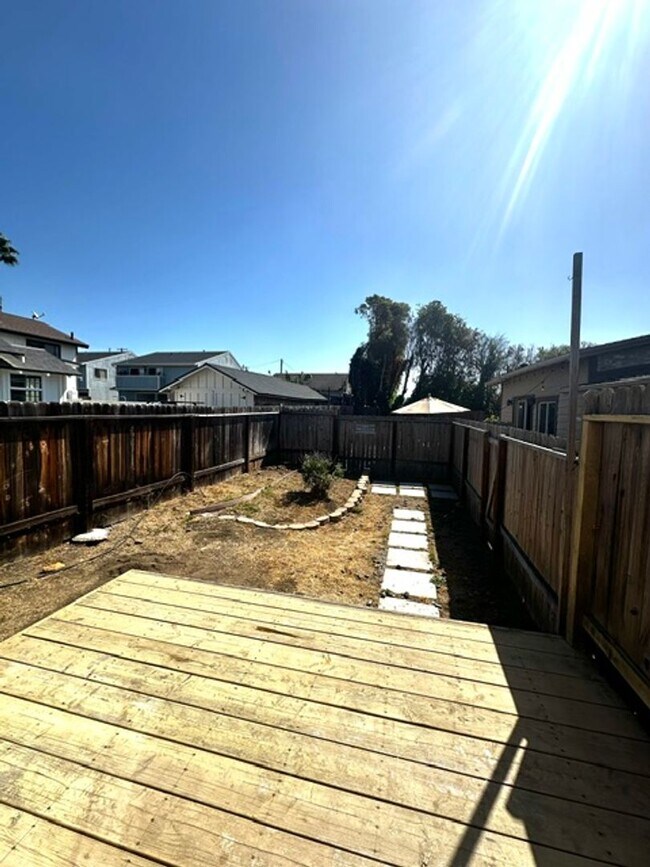 Building Photo - 436 S Seaward Ave