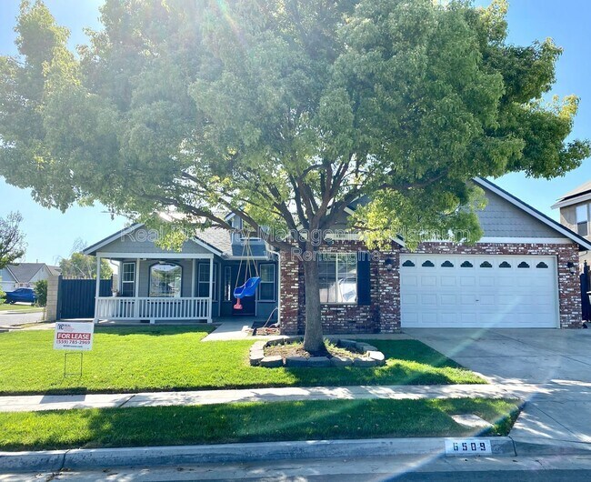 Building Photo - 6509 N Vista Ave