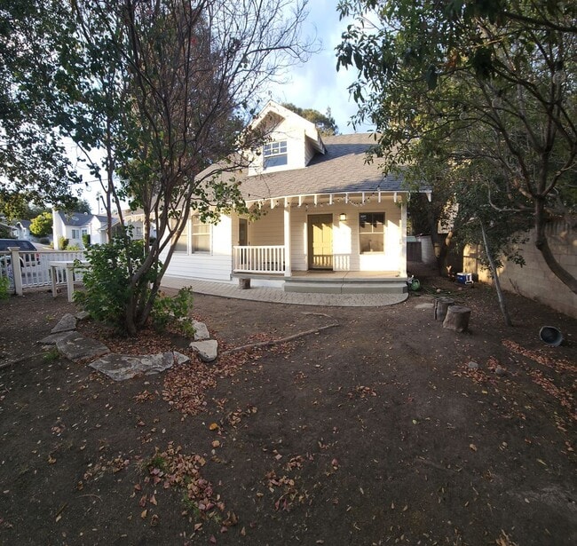 Building Photo - Charming Cottage off of Grand Avenue/Mill ...