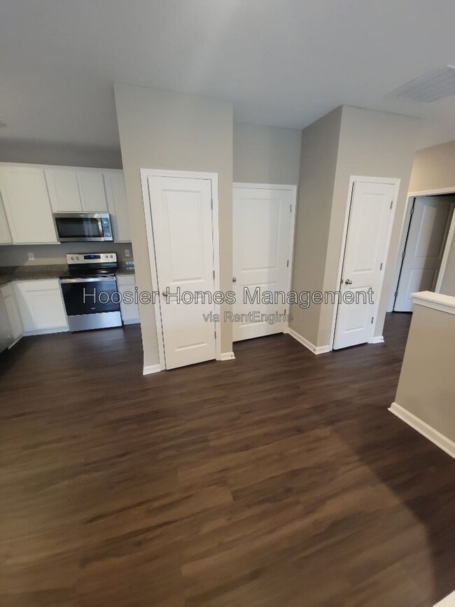 Building Photo - 5636 Brownstone Dr