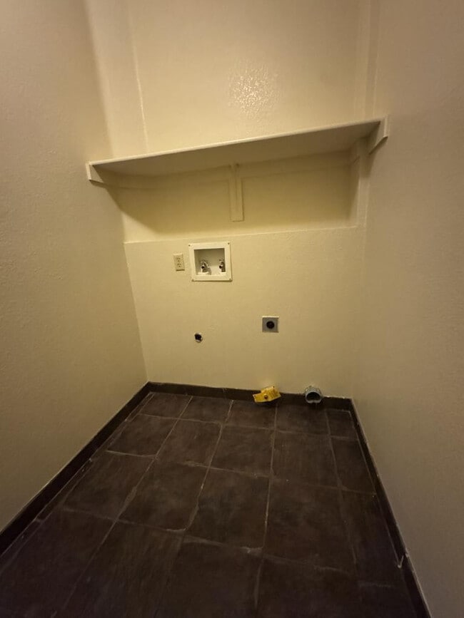 Building Photo - 4877 Los Reyes Dr