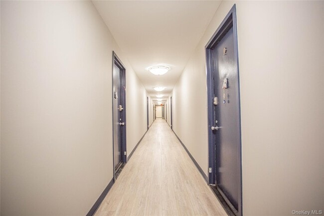 Building Photo - 100 W Broadway