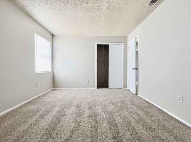 Building Photo - 4 Bedroom Upgraded Home for rent in Bermuda Bay