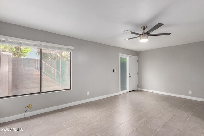 Building Photo - 4220 E Almeria Rd