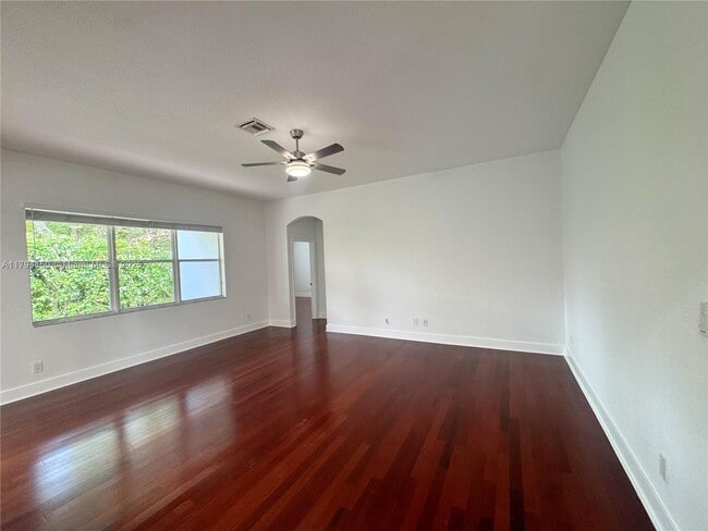 Building Photo - 4451 Laurel Pl