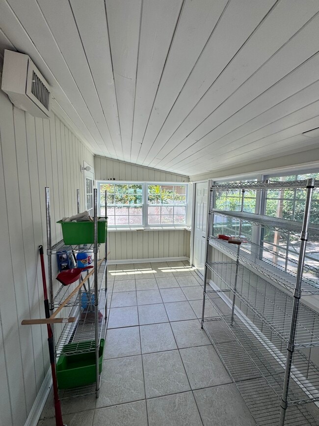 Building Photo - 4809-4811 11th Ave S