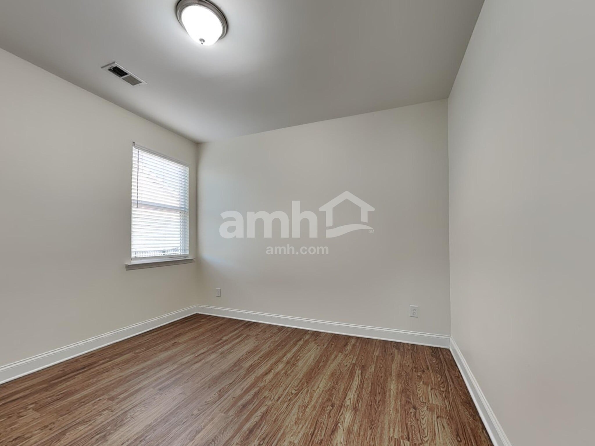 Building Photo - 231 Lake End Dr