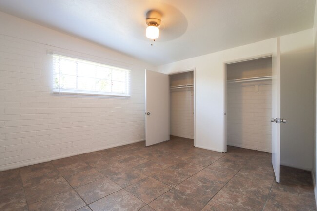 Building Photo - 3 Bedroom with Bonus Room and with Large Y...