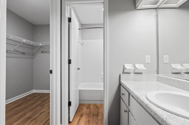 Building Photo - 3108 Ironwood Dr