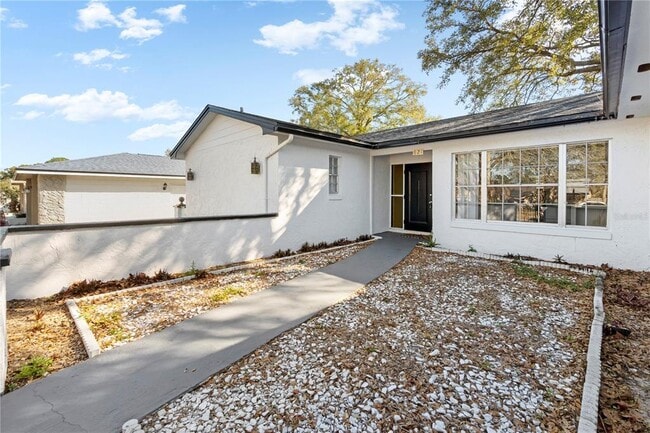 Building Photo - 621 Ashberry Ln