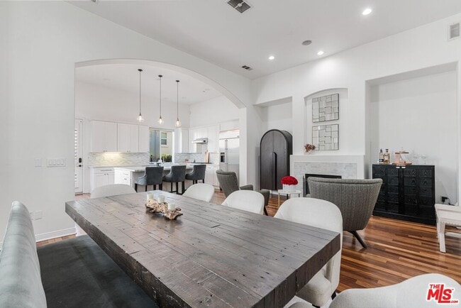 Building Photo - 5734 S Celedon Creek