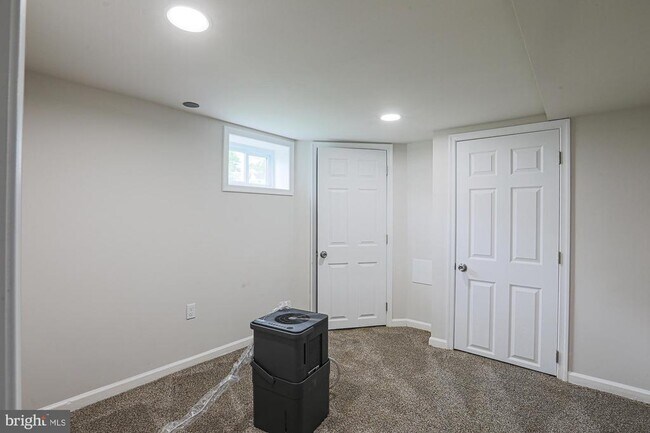 Building Photo - 6512 Golden Ring Rd