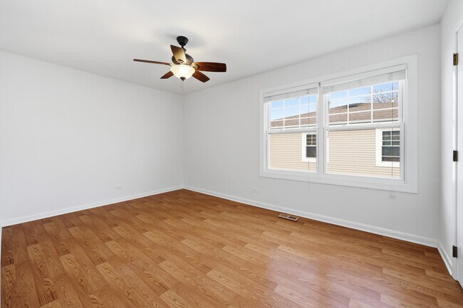 Building Photo - 377 Farmingdale Cir