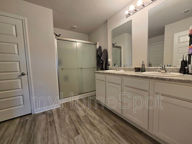 Building Photo - 4404 White Cedar Ct