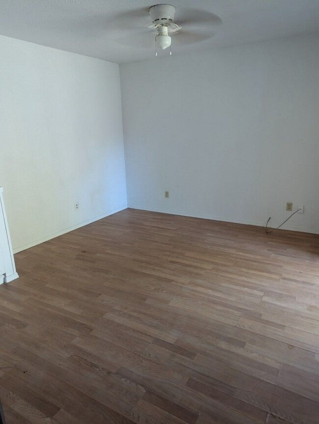 Building Photo - Arrowhead