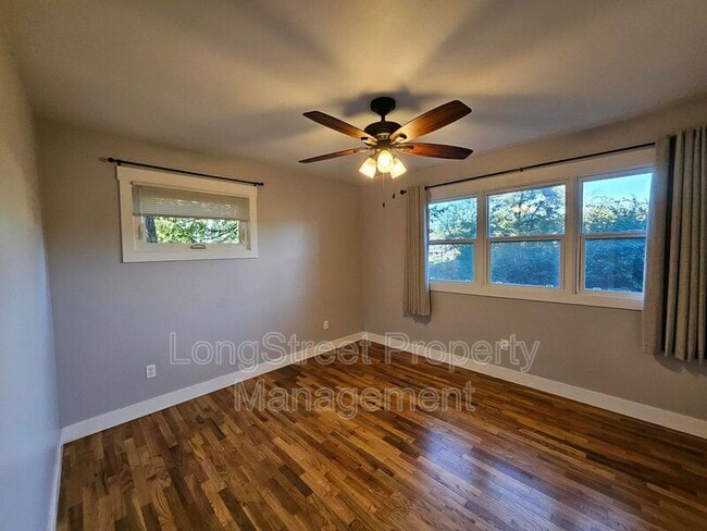 Building Photo - 11870 SW Park Way