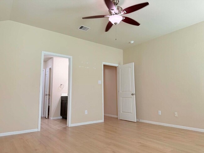 Building Photo - 9315 Claystone Ln