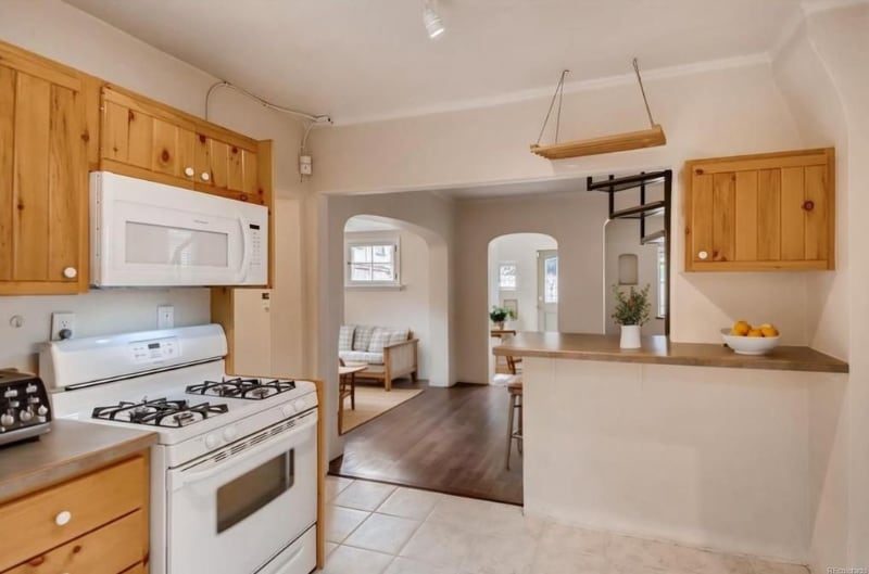 Building Photo - 3825 E 2nd Ave