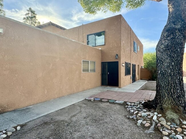 Building Photo - 6536 Calle La Paz