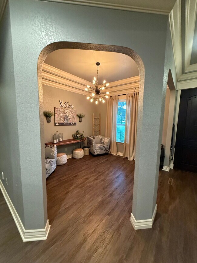 Building Photo - Pre-leasing for September - 5BR with all of the extras!