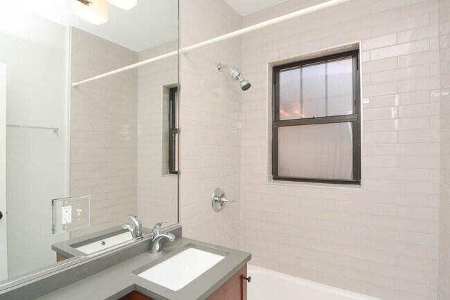 Building Photo - 2913 N Mildred Ave