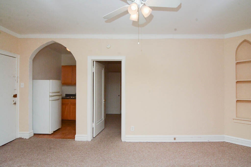 Building Photo - 4832 N Damen Ave