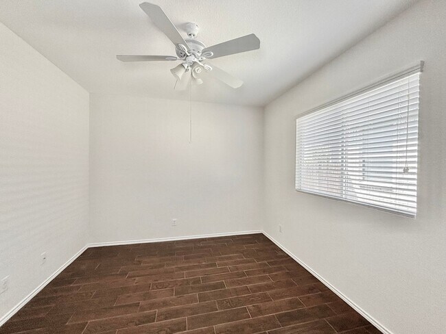 Building Photo - 726 Silverado Way