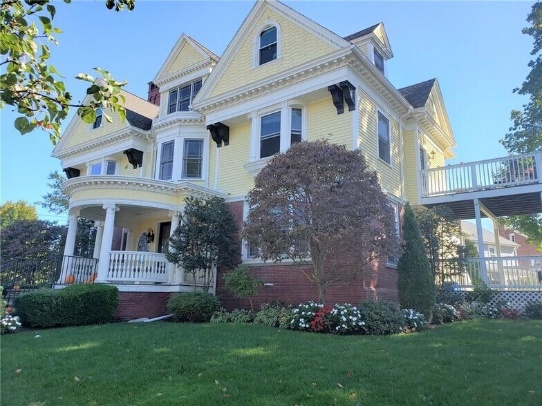 Building Photo - 75 Orchard Ave