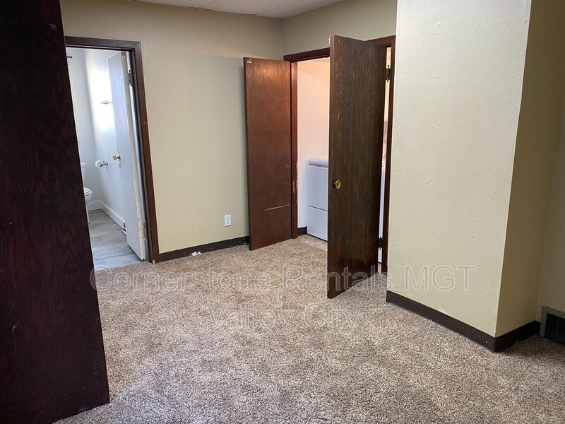 Building Photo - 217 Central Ave S