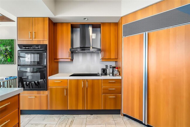 Building Photo - 2110 N Ocean Blvd