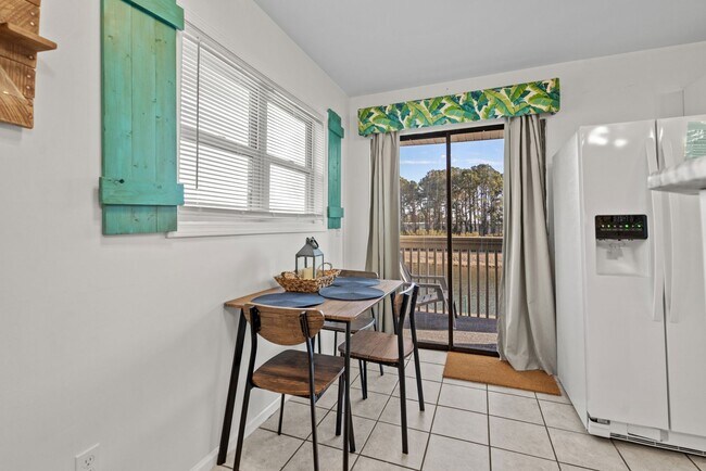 Building Photo - Furnished All-Inclusive 4bed/3bath condo a...