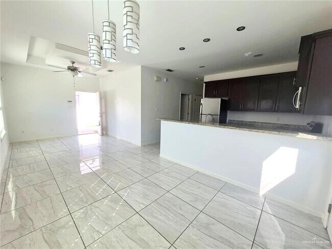 Building Photo - 1713 W Garrison Dr