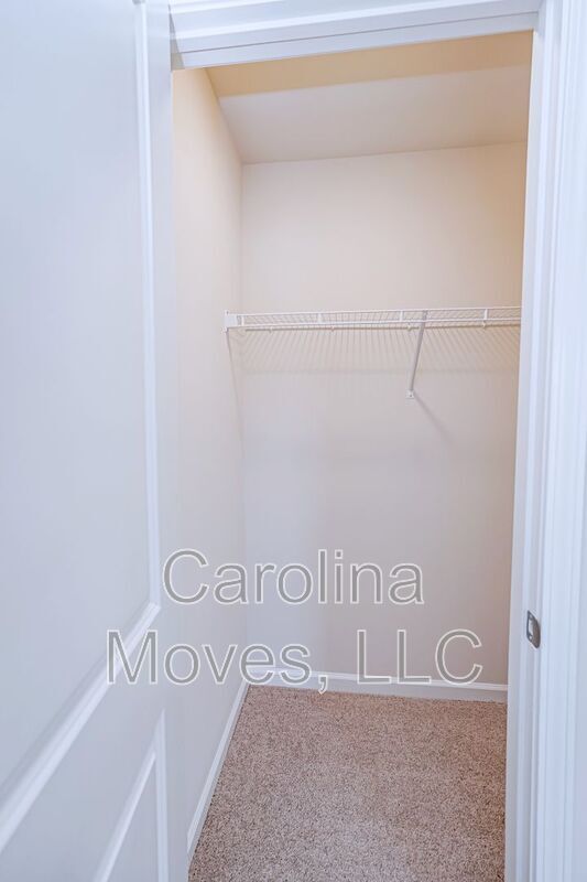 Building Photo - 203 Stone Fruit Ct