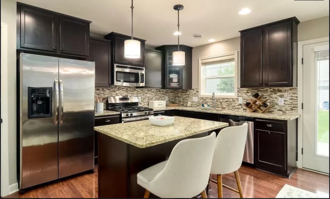 Building Photo - 3275 Red Oak Trail