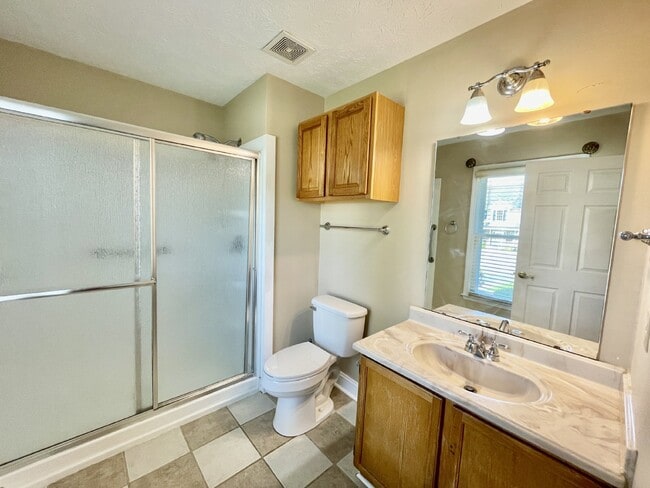 Building Photo - 4 bedroom, 3 bathroom Nest in Spring Lake