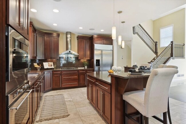 Building Photo - 6484 Ivy Way