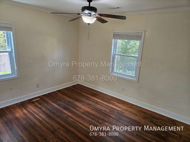 Building Photo - 2495 Amelia Ave