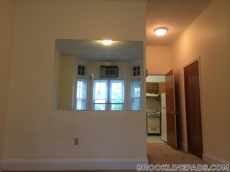 Building Photo - 1223 Beacon St