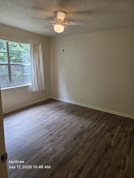 Building Photo - 1511 E Beverly Dr