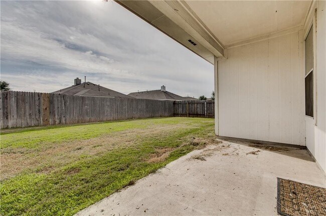 Building Photo - 602 Golden Gate Dr