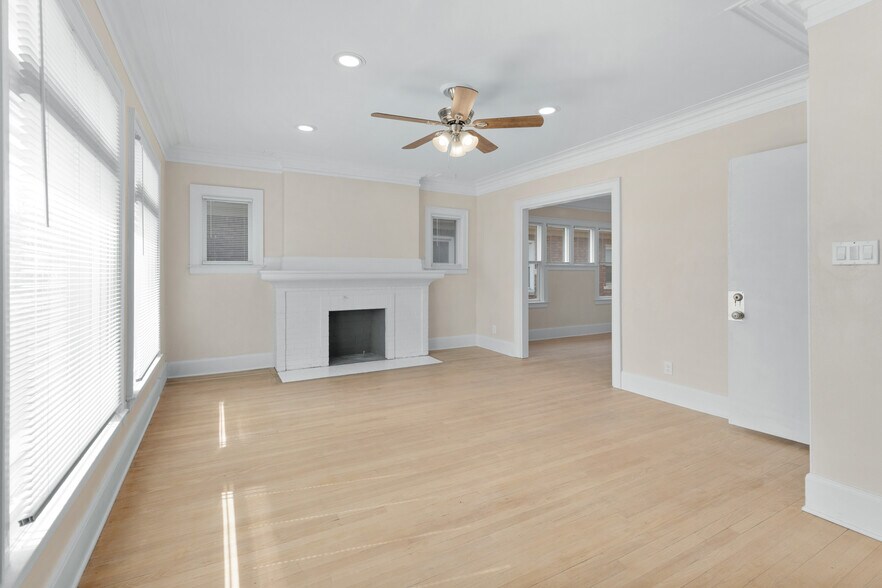 Building Photo - 2986 Cortland St