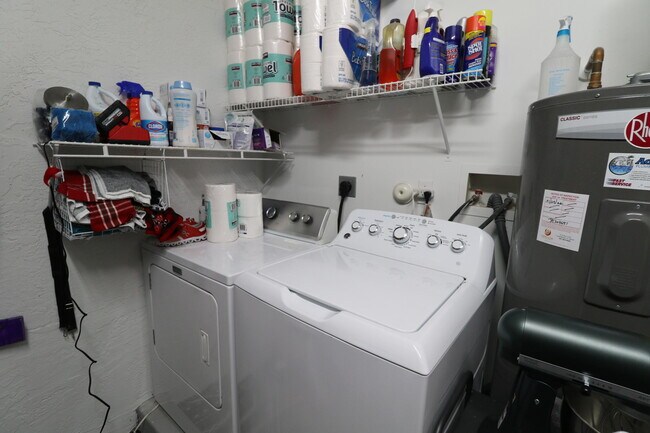 Building Photo - 6848 Brook Hollow Rd