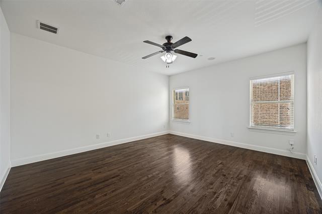 Building Photo - 7919 Parkwood Blvd